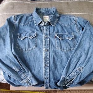 Mens Levi's denim shirt